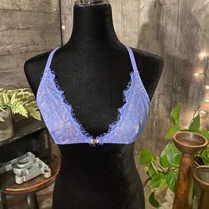 NWOT Honey Punch Periwinkle Front Closure Bra. Size L